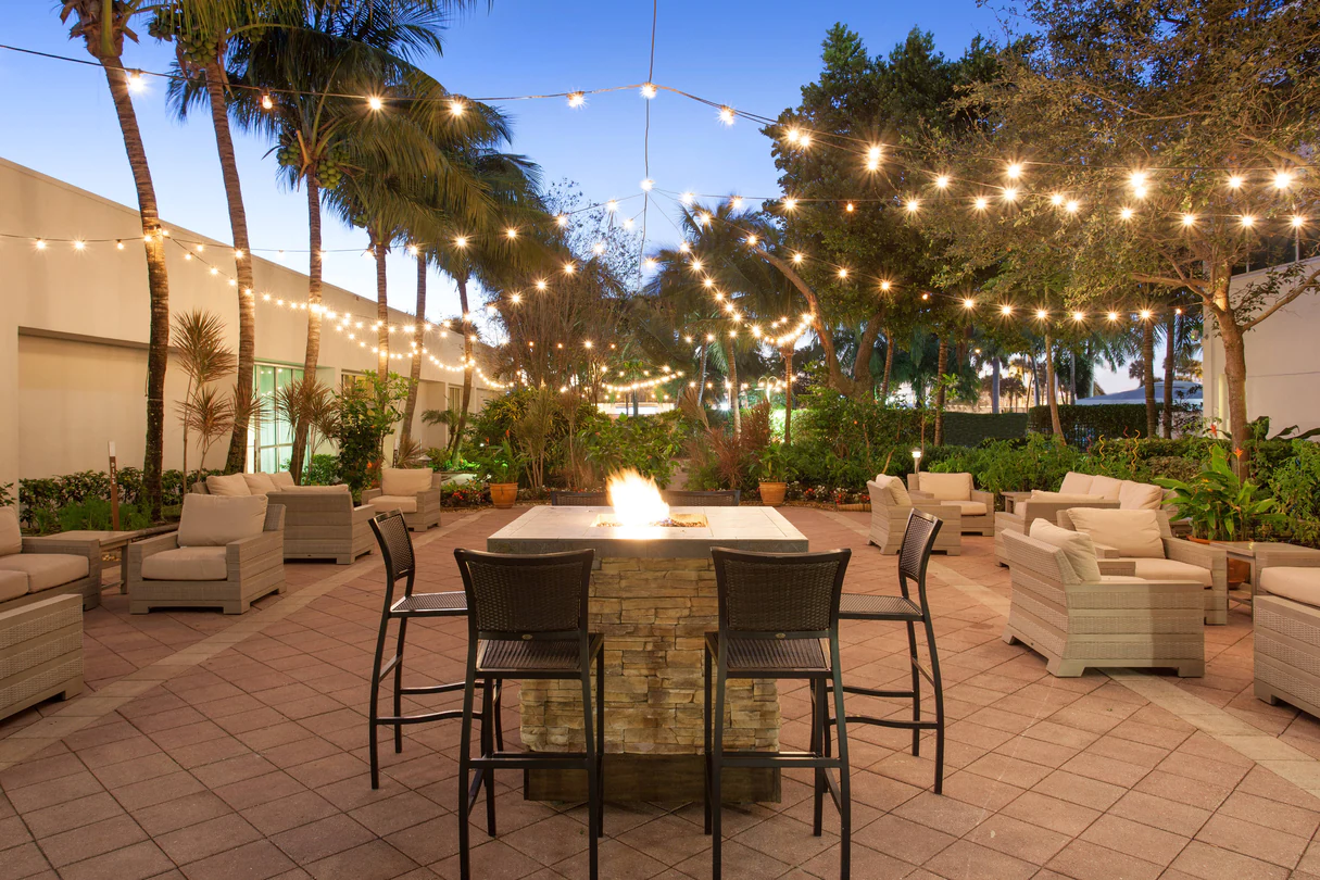 View of marriott's courtyard